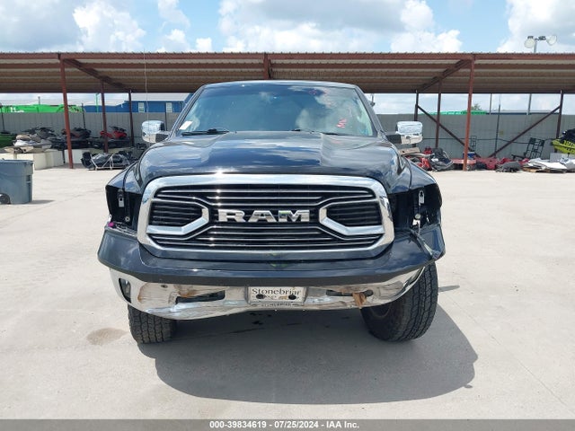 1C6RR7NM7KS704499 RAM 1500 Classic Laramie  4x4 5'7 Box