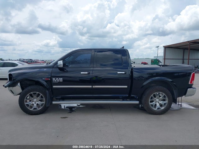 1C6RR7NM7KS704499 RAM 1500 Classic Laramie  4x4 5'7 Box