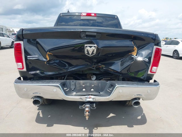 1C6RR7NM7KS704499 RAM 1500 Classic Laramie  4x4 5'7 Box