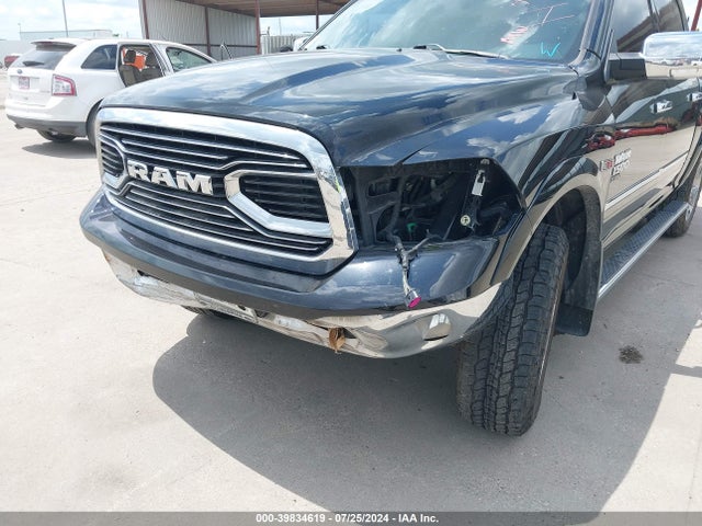 1C6RR7NM7KS704499 RAM 1500 Classic Laramie  4x4 5'7 Box