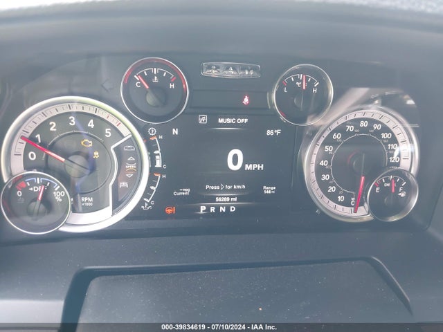 1C6RR7NM7KS704499 RAM 1500 Classic Laramie  4x4 5'7 Box