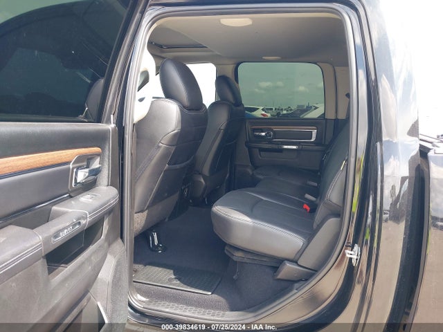 1C6RR7NM7KS704499 RAM 1500 Classic Laramie  4x4 5'7 Box