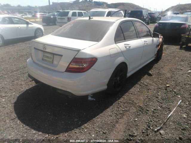 2010 MERCEDES-BENZ C 63 AMG WDDGF7HB3AF455330 Photo 3