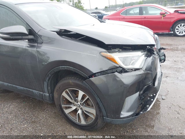Toyota Rav4 Xle 2018 JTMWFREV6JJ204654 Image 18