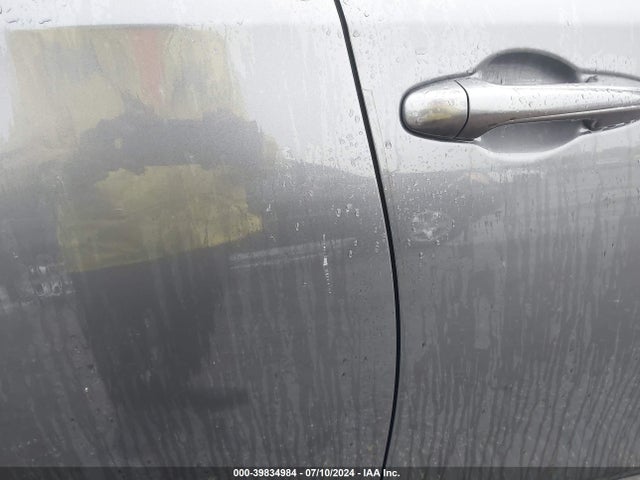 Toyota Rav4 Xle 2018 JTMWFREV6JJ204654 Image 19