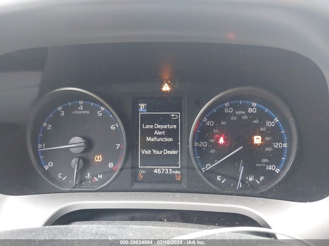 Toyota Rav4 Xle 2018 JTMWFREV6JJ204654 Image 7