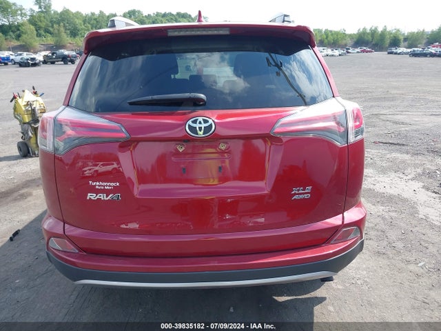 Toyota Rav4 Xle 2018 JTMRFREV0JD258186 Image 16