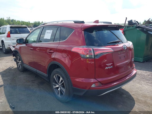 Toyota Rav4 Xle 2018 JTMRFREV0JD258186 Image 3