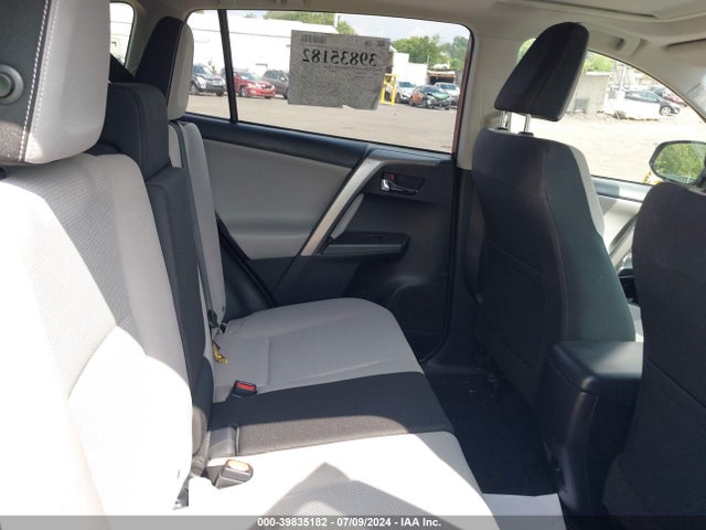 Toyota Rav4 Xle 2018 JTMRFREV0JD258186 Image 8