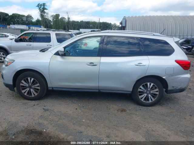5N1DR2MM9JC607428 Nissan Pathfinder Sv