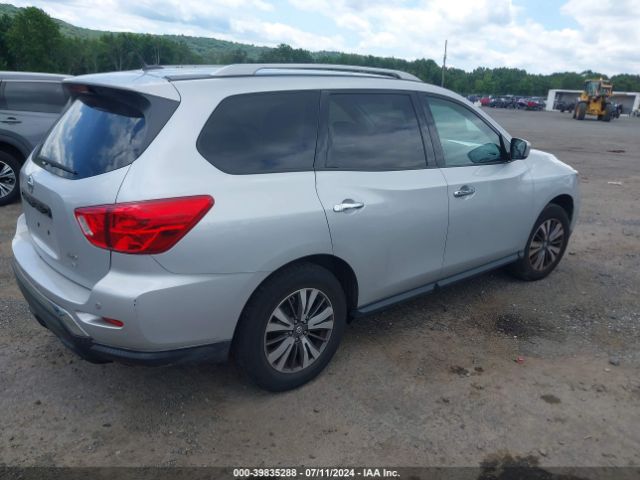 5N1DR2MM9JC607428 Nissan Pathfinder Sv