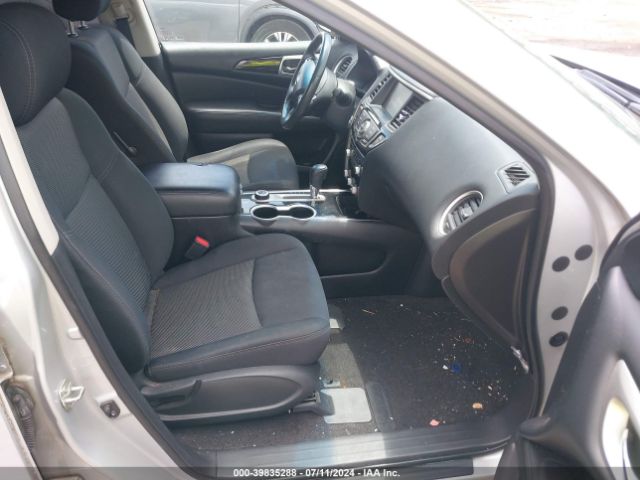5N1DR2MM9JC607428 Nissan Pathfinder Sv