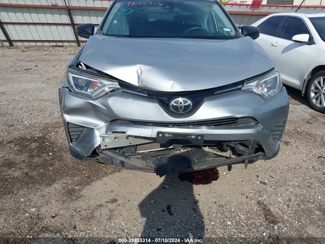 Toyota RAV4 LE 2017 2T3ZFREV0HW357250 Image 12