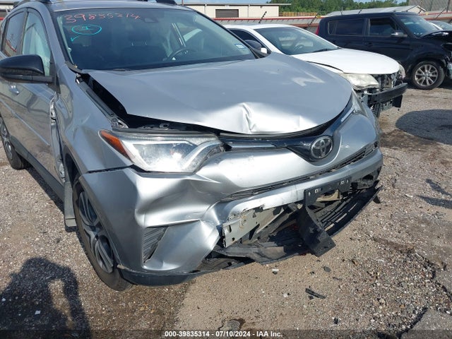Toyota RAV4 LE 2017 2T3ZFREV0HW357250 Image 6