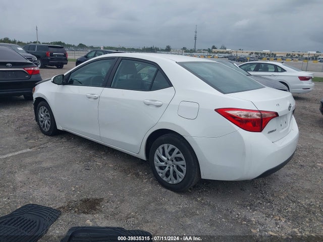 Toyota COROLLA LE 2017 5YFBURHE7HP644548 Image 3