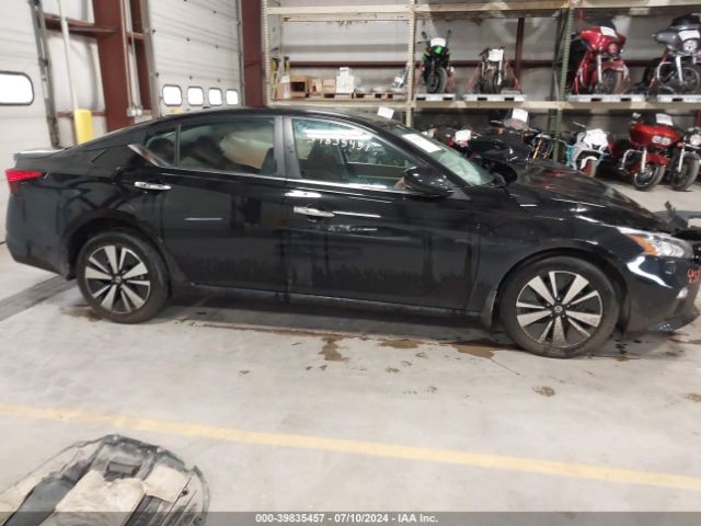 1N4BL4DW1NN346211 Nissan Altima Sv Intelligent Awd