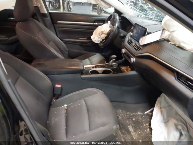 1N4BL4DW1NN346211 Nissan Altima Sv Intelligent Awd