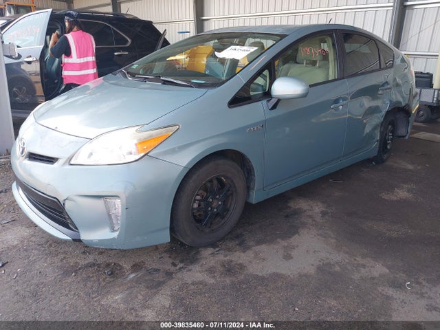 Toyota Prius Two 2015 JTDKN3DU0F1985749 Image 2