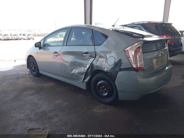 Toyota Prius Two 2015 JTDKN3DU0F1985749 Image 3