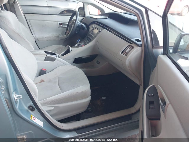 Toyota Prius Two 2015 JTDKN3DU0F1985749 Image 5