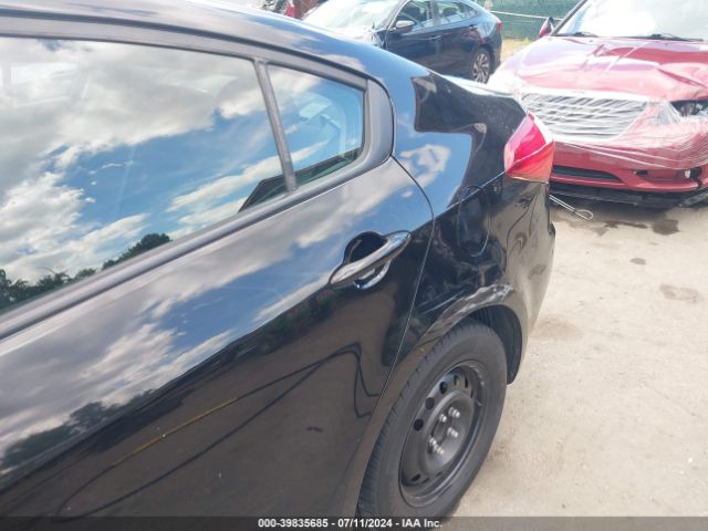 KNAFK4A68G5569882 KIA FORTE LX
