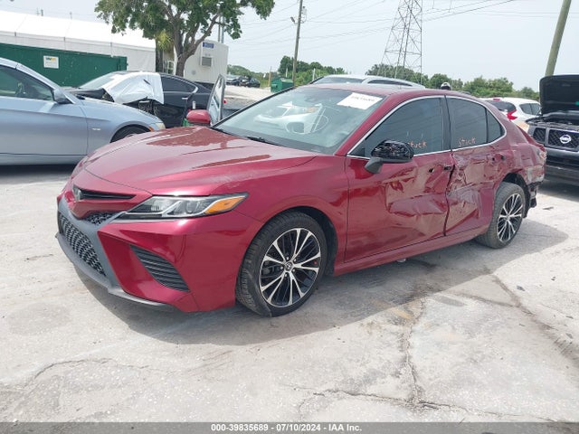 Toyota CAMRY SE 2018 4T1B11HK4JU597645 Image 2