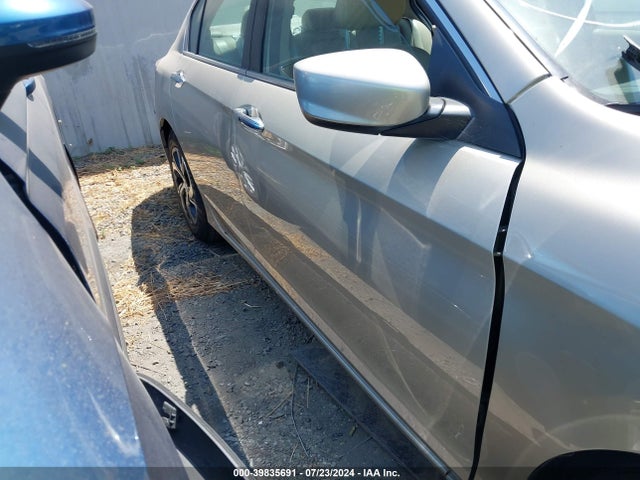 Honda ACCORD LX 2017 1HGCR2F36HA131702 Image 13
