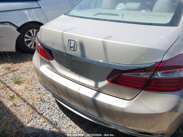 Honda ACCORD LX 2017 1HGCR2F36HA131702 Image 16