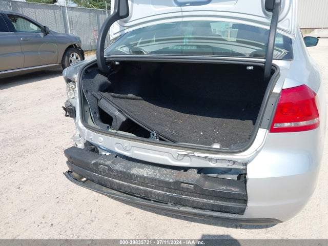 1VWBT7A3XFC062429 Volkswagen Passat 1.8t Sport