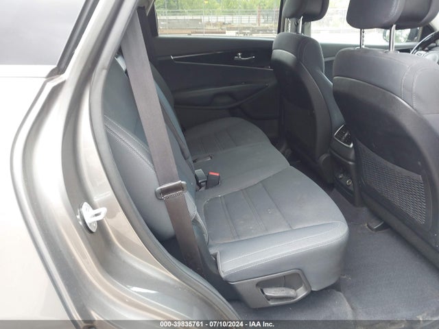 KIA Sorento 3.3l Lx 2016 5XYPG4A56GG110955 Image 8