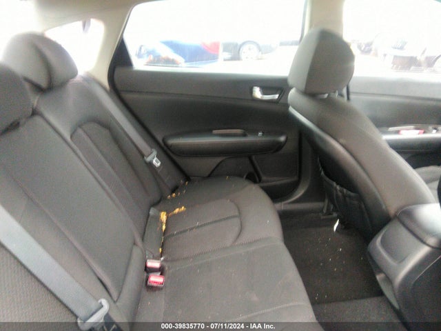 KIA Optima Lx 2016 5XXGT4L33GG100220 Image 8