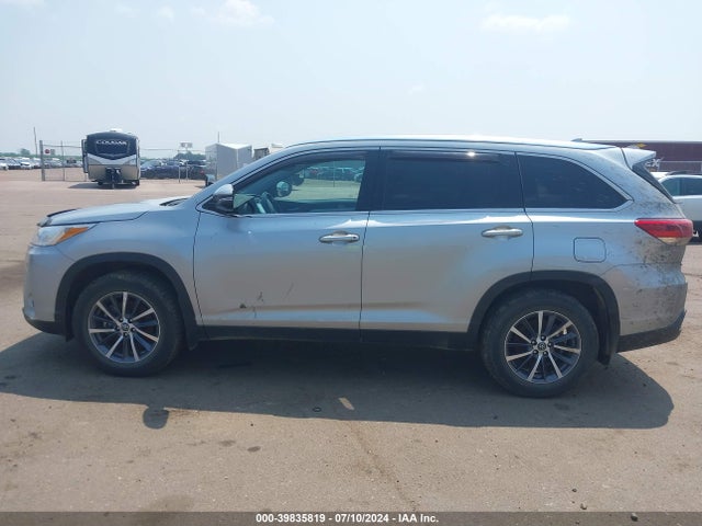 Toyota Highlander Xle 2019 5TDJZRFH8KS606030 Image 14