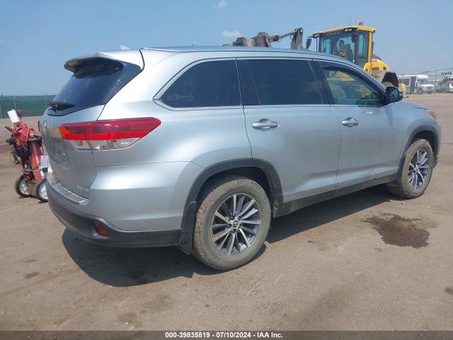 Toyota Highlander Xle 2019 5TDJZRFH8KS606030 Image 4
