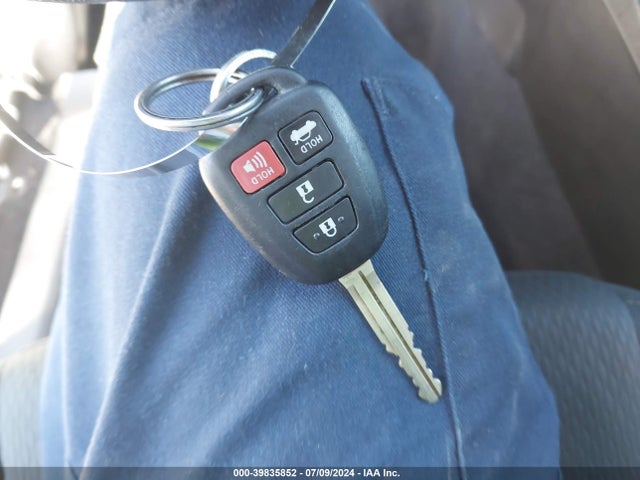 Toyota COROLLA LE 2017 5YFBURHE4HP730593 Image 11