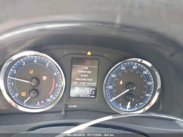 2T1BURHE0JC053676 Toyota COROLLA LE