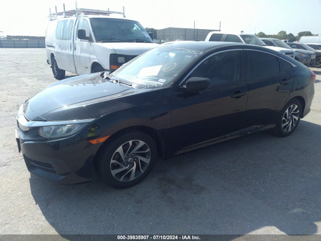 Honda CIVIC EX 2018 2HGFC2F79JH605859 Image 2