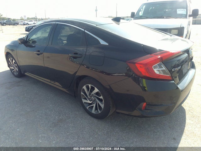 Honda CIVIC EX 2018 2HGFC2F79JH605859 Image 3