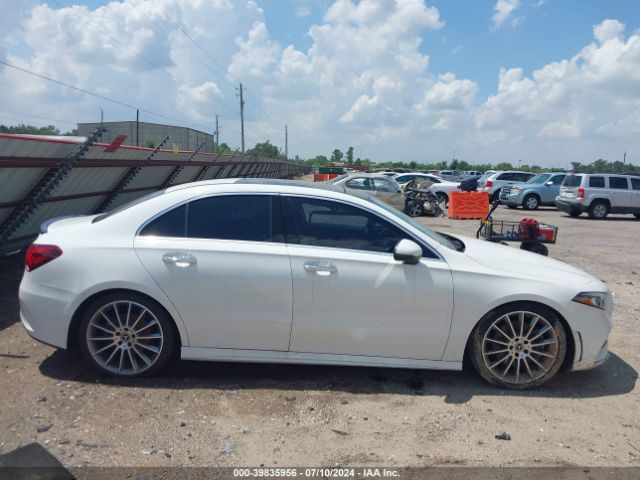 WDD3G4EB1KW012819 Mercedes-Benz A 220