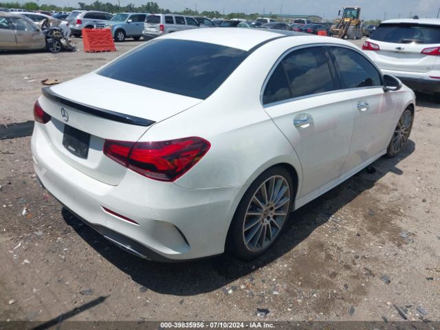 WDD3G4EB1KW012819 Mercedes-Benz A 220