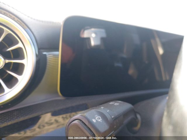 WDD3G4EB1KW012819 Mercedes-Benz A 220