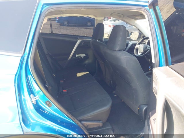 Toyota RAV4 LE 2018 JTMBFREV5JJ191541 Image 8