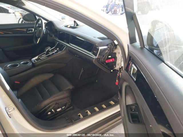 2018 PORSCHE PANAMERA WP0AA2A7XJL108408 Photo 4