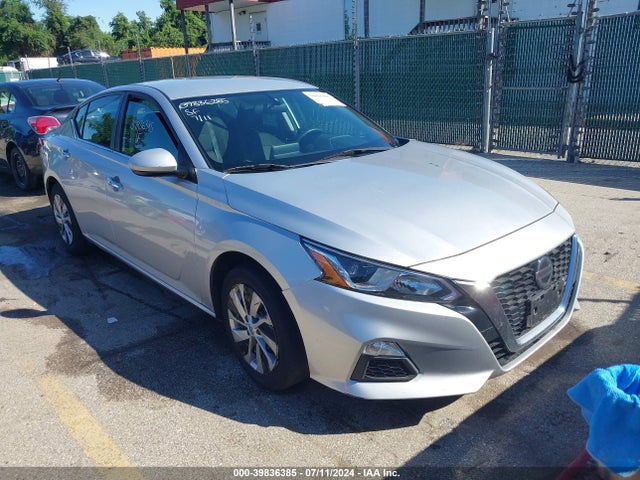 2019 1N4BL4BV4KC226940 main image