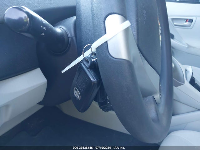 Toyota Prius Two 2015 JTDKN3DU6F1940640 Image 11