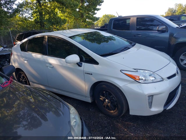 Toyota Prius Two 2015 JTDKN3DU6F1940640 Image 13