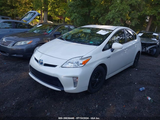 Toyota Prius Two 2015 JTDKN3DU6F1940640 Image 2