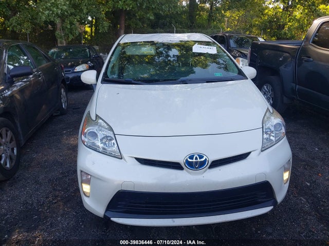 Toyota Prius Two 2015 JTDKN3DU6F1940640 Image 6