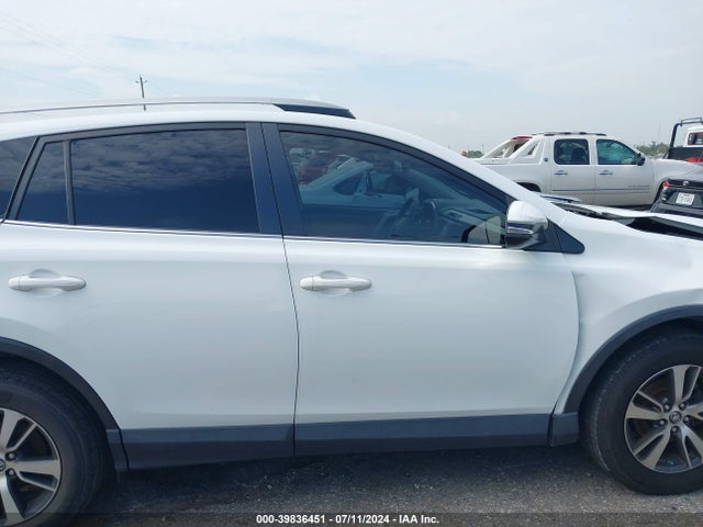 Toyota Rav4 Xle 2017 JTMWFREV4HJ111500 Image 13