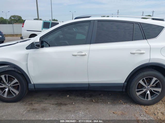 Toyota Rav4 Xle 2017 JTMWFREV4HJ111500 Image 14