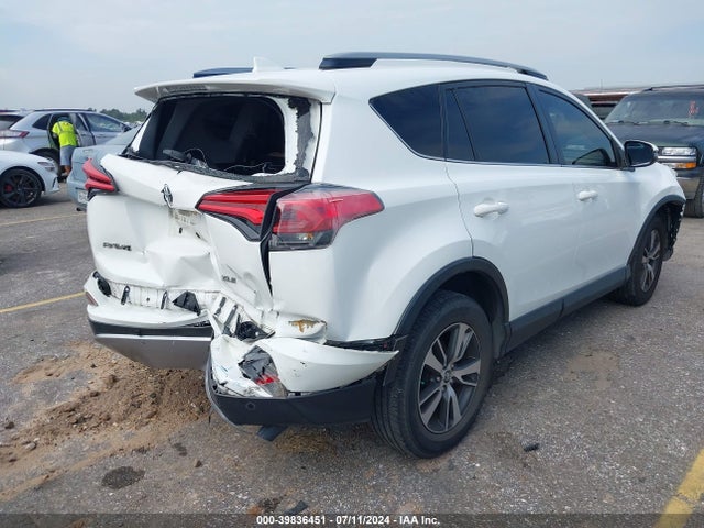 Toyota Rav4 Xle 2017 JTMWFREV4HJ111500 Image 4